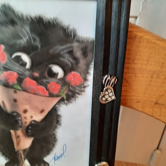 CLEARANCE SALE 50 % FRAMED HAND DRAWING CUTIE CAT WITH RED ROSES AND HEARTS - Picture 3 of 6